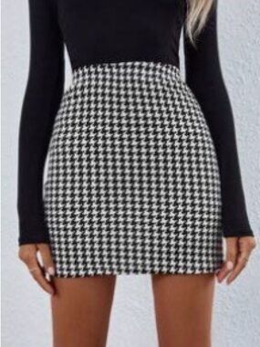 SHEIN Black & White Houndstooth High-Waist Mini Skirt